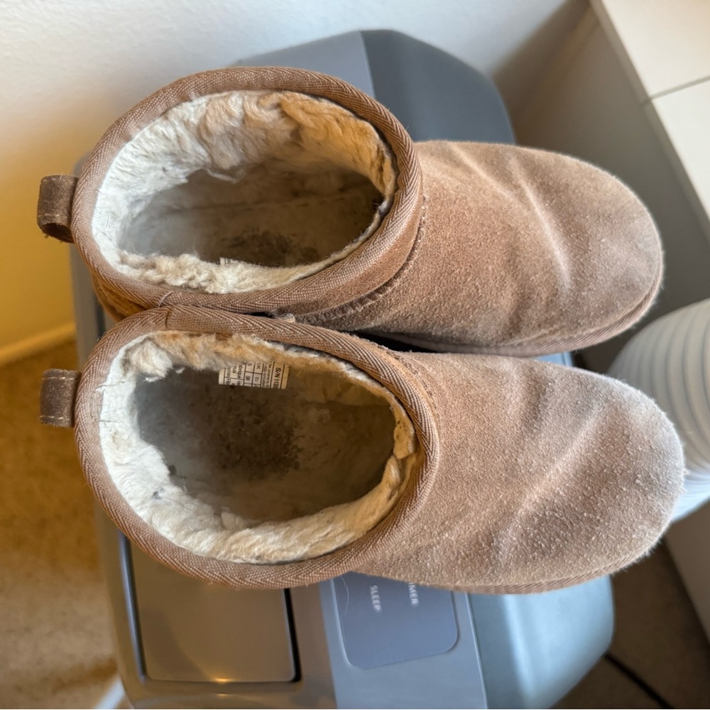 Ugg Platform booties - Picture 2 of 3